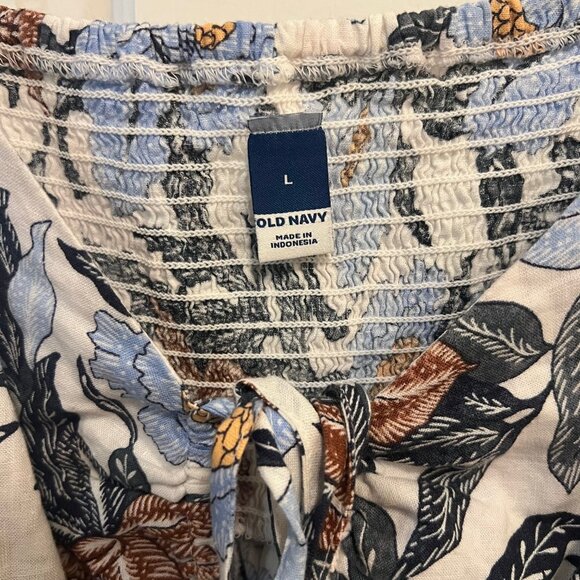 SALE!!! Old Navy Strappy Keyhole-Front Smocked Babydoll Cami Top Floral Sz L - Picture 6 of 7